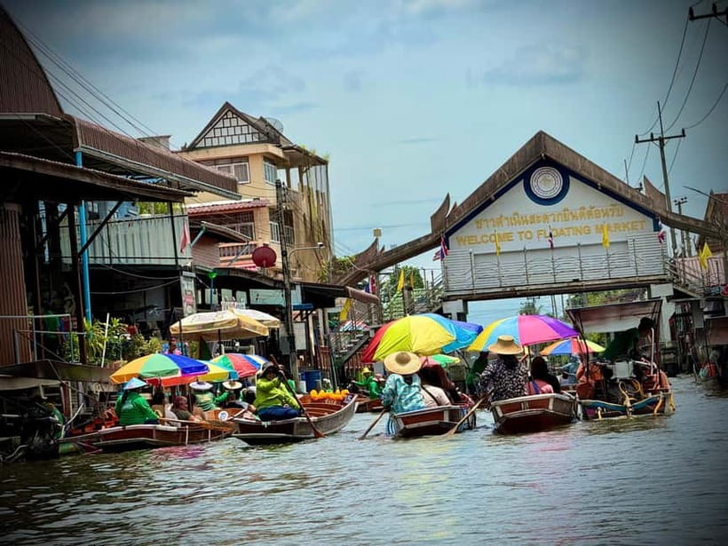 Bangkok: Floating Market and Train Market Experience - Maeklong Railway Market: stand close for the real show