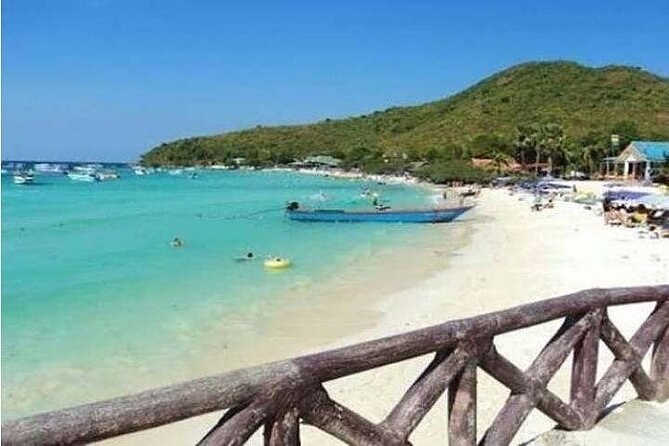 Coral Island speed boa-Parasailing and others activities choice - Coral Island from Pattaya: the quick escape that actually feels like a break