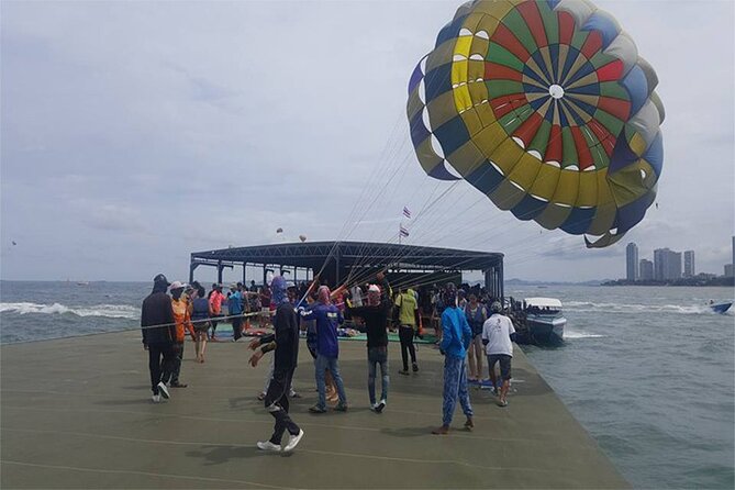 Coral Island speed boa-Parasailing and others activities choice - Tawaen Beach (Koh Larn): where the day starts to feel real