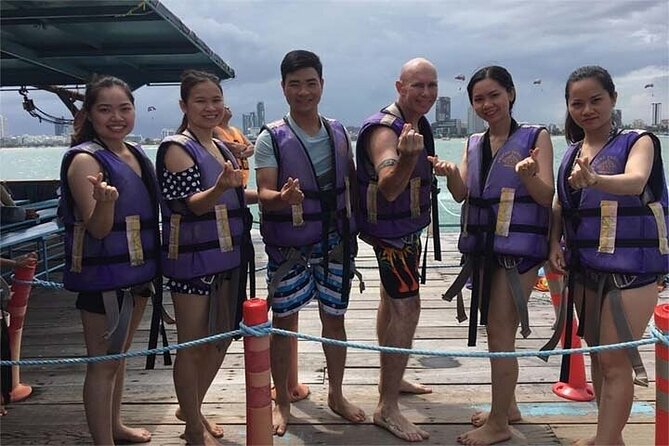 Coral Island speed boa-Parasailing and others activities choice - Parasailing, jet ski, banana boat, and snorkeling: the activity lineup (with real limits)
