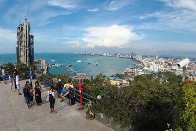 Discover Pattaya City Tour & Floating Market Experience(SHA Plus) - Gems Gallery Pattaya: the short shopping stop (and how to handle it)