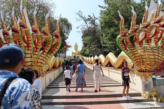 Discovery Pattaya Tour with Famous Attraction and Lunch - Pattaya Floating Market Lunch: Boats, Produce, Crafts, and a Simple Set Meal