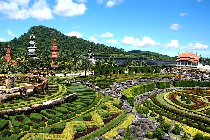 Nong Nooch Tropical Garden Ticket in Pattaya - Dinosaur Valley: the big replica that reshapes the visit