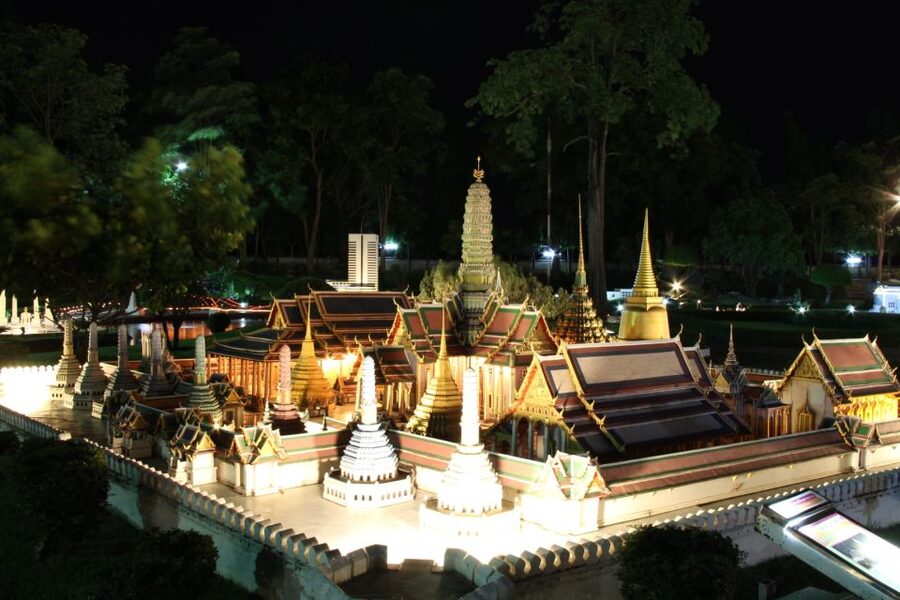 Pattaya: Mini Siam Entry Ticket - Timing Your Visit: Open 9:00 AM to 7:00 PM (Last Admission 6:00 PM)