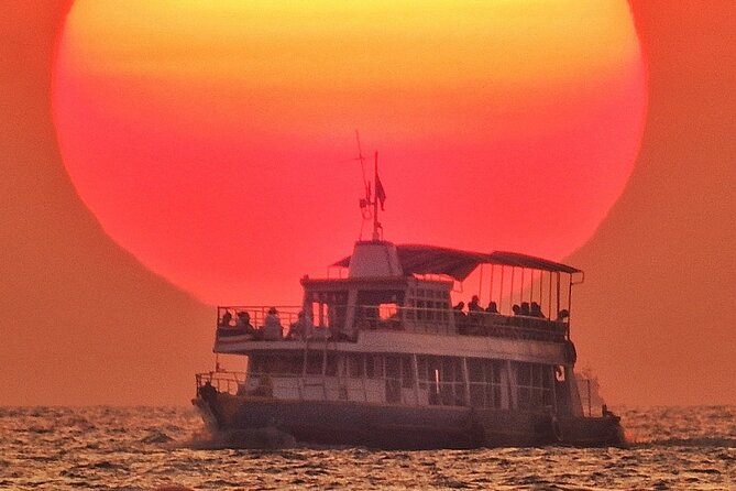 Pattaya: Parasailing Experience - From platform to lift-off: how the harness-and-parasail moment works