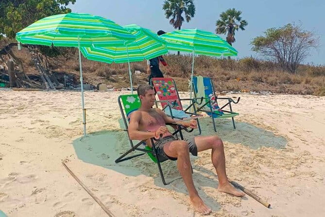 Pattaya: Private Speedboat 2-4 Islands Hopping with Lunch - The Gear Setup: Snorkel, SUP, Clear Kayak, and Beach Shade
