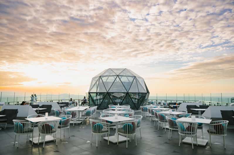 Pattaya: The Sky 32 at Grande CentrePoint Hotel - The Thai-international menu: what to order when you’re not sure