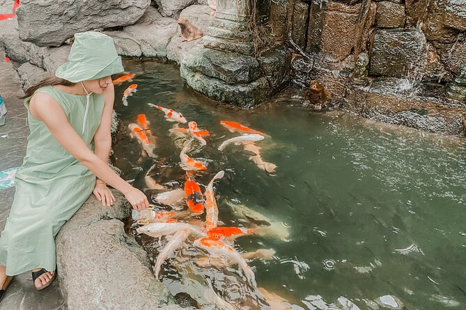 Pattaya Underwater World Tickets with Optional Hotel Pickup - The 100-Metre Glass Tunnel: Your Main Character Moment